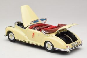 Mercedes 300S Crema Maisto 1:18 31806 Pressofusione — immagine 5 di 8
