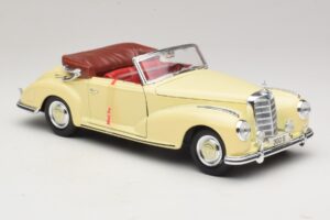 Mercedes 300S Crema Maisto 1:18 31806 Pressofusione — immagine 6 di 8