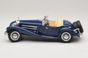 Mercedes 500K Roadster Blu Bburago 1:20 3070 Pressofusione — immagine 4 di 8