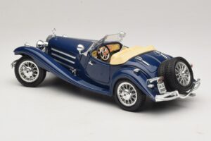 Mercedes 500K Roadster Blu Bburago 1:20 3070 Pressofusione — immagine 7 di 8