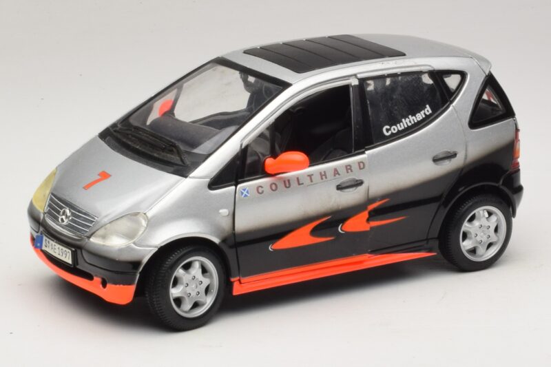 Mercedes A-Class W168 D. Coulthard Argento Maisto 1:18 35841 Pressofusione