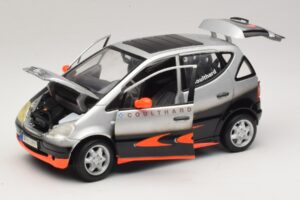 Mercedes A-Class W168 D. Coulthard Argento Maisto 1:18 35841 Pressofusione — immagine 2 di 8