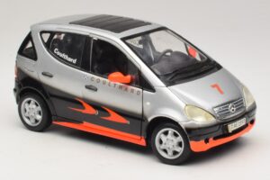 Mercedes A-Class W168 D. Coulthard Argento Maisto 1:18 35841 Pressofusione — immagine 6 di 8