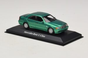 Mercedes C-Class W202 Verde Metallizzato Maxichamps 1:43 940037061 Pressofusione — immagine 3 di 5