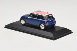 Mini Cooper S R53 Blu Con Bandiera Americana Minichamps 1:43 MINI014 Pressofusione — immagine 3 di 5