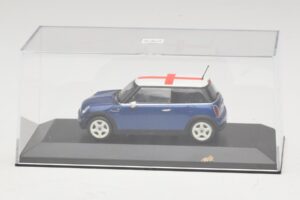 Mini Cooper S R53 Blu Con Bandiera Inglese Minichamps 1:43 MINI012 Pressofusione — immagine 4 di 5