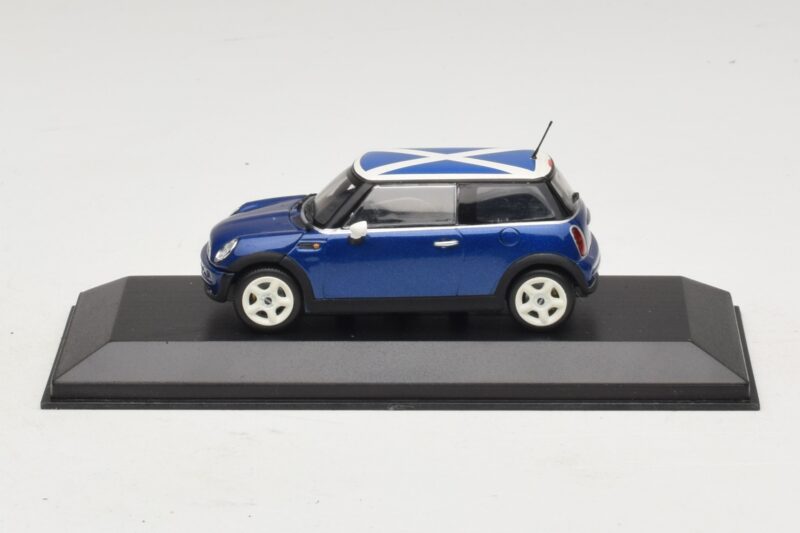 Mini Cooper S R53 Blu Con Bandiera Scozzese Minichamps 1:43 MINI016 Pressofusione