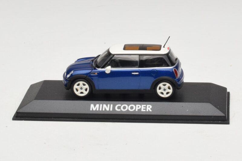 Mini Cooper S R53 Blu Scuro Con Tetto Panoramico Minichamps 1:43 Mini Cooper S R53 Blu Scuro Con Tetto Panoramico Minichamps 1:43 MINI021 Pressofusione