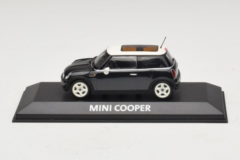 Mini Cooper S R53 Verde Scuro Con Tetto Panoramico Minichamps 1:43 Mini Cooper S R53 Verde Scuro Con Tetto Panoramico Minichamps 1:43 MINI015 Pressofusione