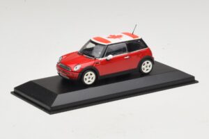 Mini Cooper S R53 Rosso Con Bandiera Canadese Minichamps 1:43 MINI017 Pressofusione — immagine 2 di 5