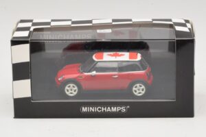 Mini Cooper S R53 Rosso Con Bandiera Canadese Minichamps 1:43 MINI017 Pressofusione — immagine 5 di 5