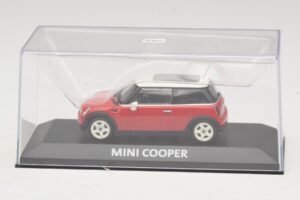 Mini Cooper S R53 Rosso Con Tetto Panoramico Minichamps 1:43 MINI024 Pressofusione — immagine 4 di 5