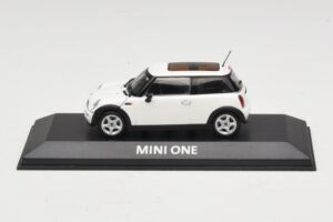 Mini Cooper S R53 Bianco Con Tetto Panoramico Minichamps 1:43 MINI020 Pressofusione