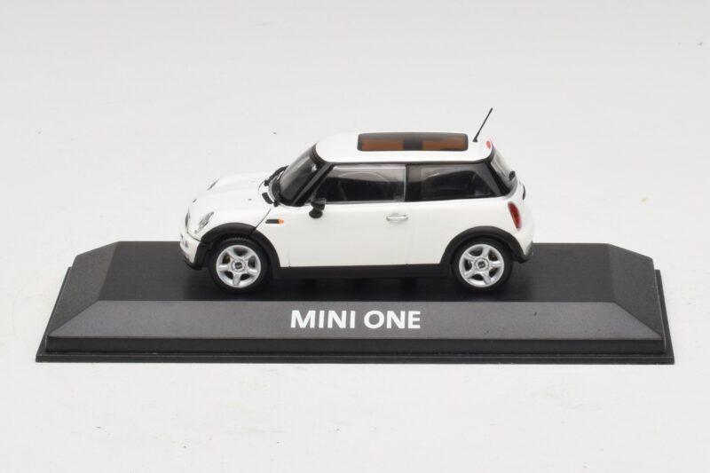 Mini Cooper S R53 Bianco Con Tetto Panoramico Minichamps 1:43 MINI020 Pressofusione