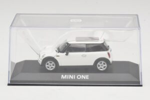 Mini Cooper S R53 Bianco Con Tetto Panoramico Minichamps 1:43 MINI020 Pressofusione — immagine 4 di 5