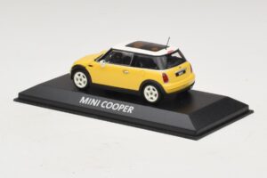 Mini Cooper S R53 Giallo Con Tetto Panoramico Giallo Minichamps 1:43 MINI029 Pressofusione — immagine 3 di 4