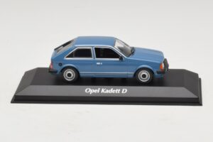 Opel Kadett D Blu Maxichamps 1:43 940044100 Pressofusione