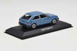 Opel Kadett D Blu Maxichamps 1:43 940044100 Pressofusione — immagine 2 di 5