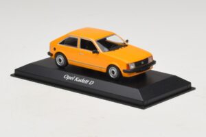 Opel Kadett D Arancione Maxichamps 1:43 940044101 Pressofusione — immagine 3 di 5