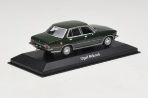 Opel Rekord D Verde Scuro Maxichamps 1:43 940044001 Pressofusione — immagine 2 di 5