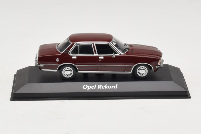 Opel Rekord D Rosso Scuro Maxichamps 1:43 940044000 Pressofusione