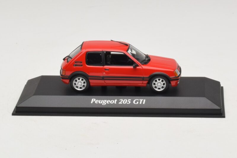 Peugeot 205 GTi Rosso Maxichamps 1:43 940112300 Pressofusione