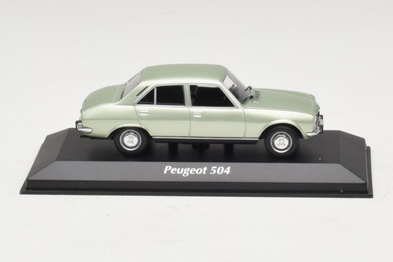 Peugeot 504 Verde Chiaro Metallizzato Maxichamps 1:43 940112501 Pressofusione