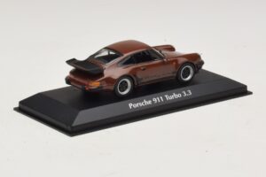 Porsche 911 930 Turbo 3.3 Marrone Maxichamps 1:43 940069001 Pressofusione — immagine 2 di 5