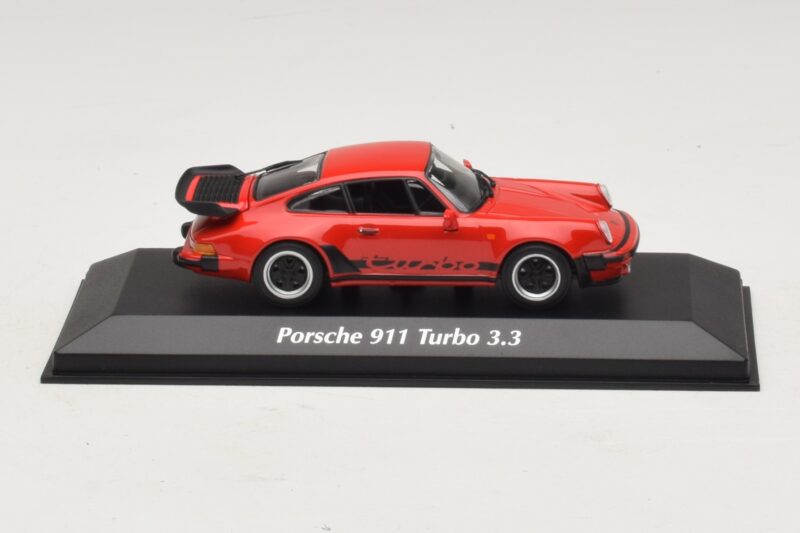 Porsche 911 930 Turbo 3.3 Rosso Maxichamps 1:43 940069000 Pressofusione