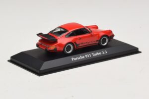 Porsche 911 930 Turbo 3.3 Rosso Maxichamps 1:43 940069000 Pressofusione — immagine 2 di 5
