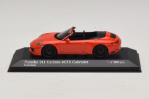 Porsche 911 991.1 Carrera 4 GTS Cabriolet Arancione Minichamps 1:43 Porsche 911 991.1 Carrera 4 GTS Cabriolet Arancione Minichamps 1:43 410067331 Pressofusione