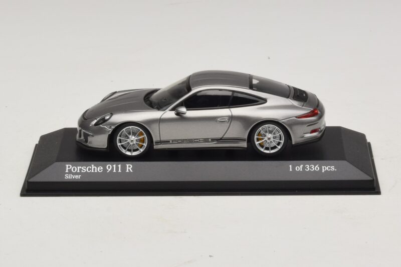 Porsche 911 991.1 R Argento Minichamps 1:43 410066224 Pressofusione