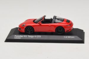 Porsche 911 991.1 Targa 4 GTS Rosso Minichamps 1:43 Porsche 911 991.1 Targa 4 GTS Rosso Minichamps 1:43 410067340 Pressofusione