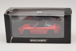 Porsche 911 991.1 Targa 4 GTS Rosso Minichamps 1:43 410067340 Pressofusione — immagine 5 di 5
