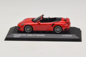 Porsche 911 991.1 Turbo S Cabriolet Rosso Minichamps 1:43 410067180 Pressofusione