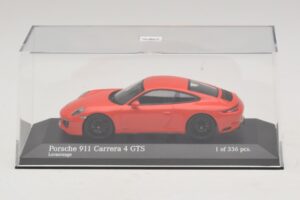 Porsche 911 991.2 Carrera 4 GTS Arancione Minichamps 1:43 410067321 Pressofusione — immagine 4 di 5