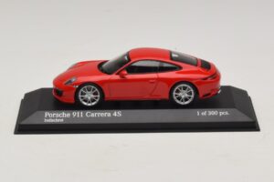 Porsche 911 991.2 Carrera 4S Rosso Minichamps 1:43 410067240 Pressofusione