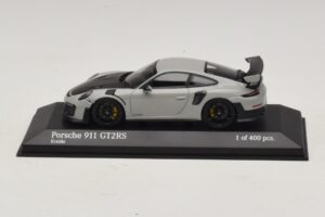 Porsche 911 991.2 GT2 RS Chalk Minichamps 1:43 410067237 Pressofusione