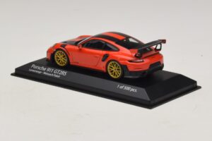 Porsche 911 991.2 GT2 RS Weissach Package Arancione Minichamps 1:43 410067224 Pressofusione — immagine 3 di 5