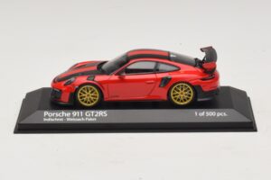 Porsche 911 991.2 GT2 RS Weissach Package Rosso Minichamps 1:43 410067221 Pressofusione