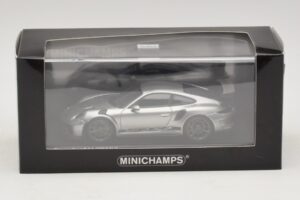 Porsche 911 991.2 GT3 RS Argento Minichamps 1:43 410067020 Pressofusione — immagine 5 di 5