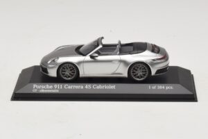 Porsche 911 992 Carrera 4S Cabriolet Argento Minichamps 1:43 Porsche 911 992 Carrera 4S Cabriolet Argento Minichamps 1:43 410069330 Pressofusione