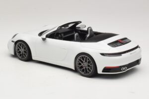 Porsche 911 992 Carrera 4S Cabriolet Bianco Minichamps 1:18 155067330 Pressofusione — immagine 5 di 6