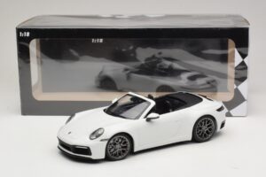 Porsche 911 992 Carrera 4S Cabriolet Bianco Minichamps 1:18 155067330 Pressofusione — immagine 6 di 6