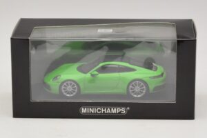 Porsche 911 992 Carrera 4S Verde Minichamps 1:43 410069322 Pressofusione — immagine 5 di 5