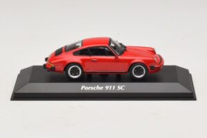 Porsche 911 SC Rosso Maxichamps 1:43 Porsche 911 SC Rosso Maxichamps 1:43 940062021 Pressofusione