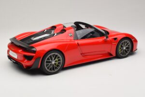 Porsche 918 Spyder Weissach Package Guards Red AUTOart 1:12 12122 Pressofusione — immagine 3 di 8
