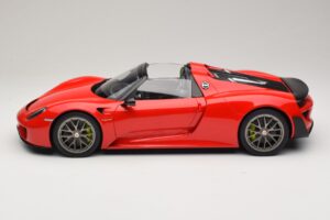 Porsche 918 Spyder Weissach Package Guards Red AUTOart 1:12 12122 Pressofusione — immagine 4 di 8