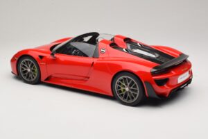 Porsche 918 Spyder Weissach Package Guards Red AUTOart 1:12 12122 Pressofusione — immagine 7 di 8