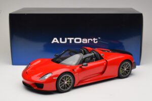 Porsche 918 Spyder Weissach Package Guards Red AUTOart 1:12 12122 Pressofusione — immagine 8 di 8